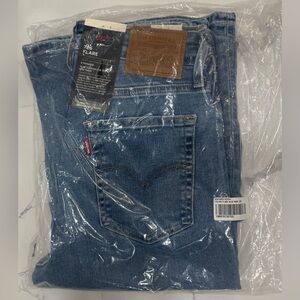 Levi's Women's Flare Jeans in Blue